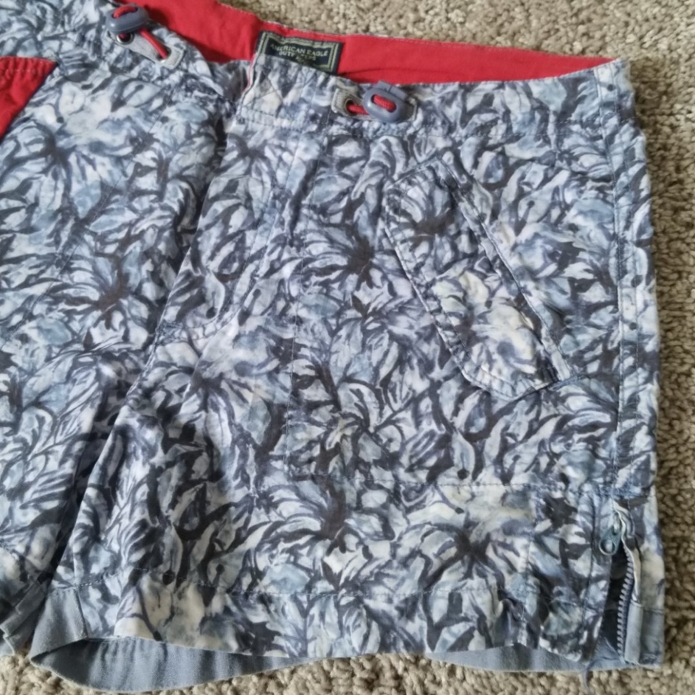 Shorts - Picture 2 of 8